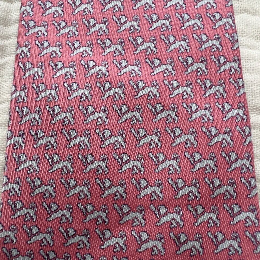 Vineyard Vines Custom Collection Silk Necktie Blue Running Dog Print
